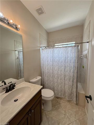 2822 Via Piazza LOOP, Fort Myers, FL 33905