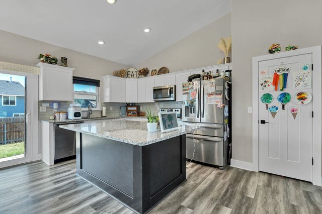 711 N Wakefield Ave, Valley Center, KS 67147