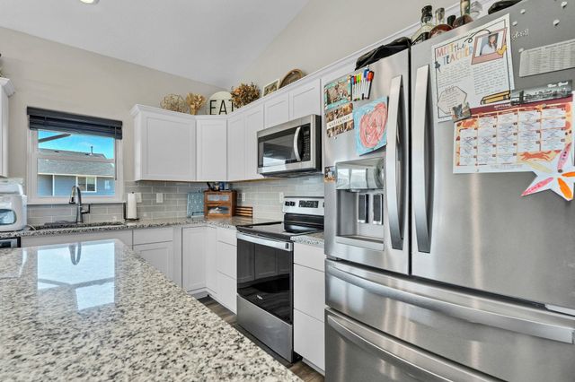 711 N Wakefield Ave, Valley Center, KS 67147