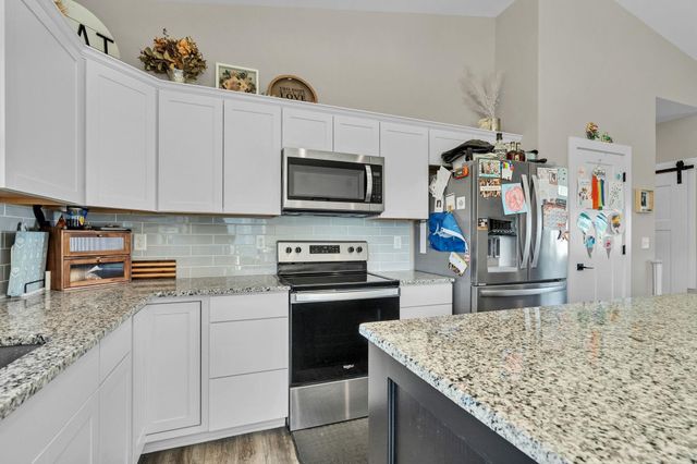 711 N Wakefield Ave, Valley Center, KS 67147