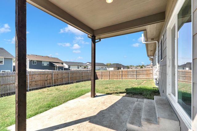 711 N Wakefield Ave, Valley Center, KS 67147