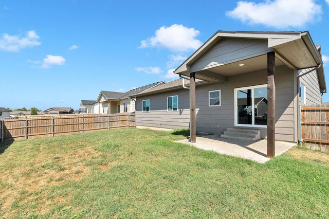 711 N Wakefield Ave, Valley Center, KS 67147