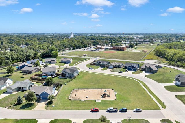 711 N Wakefield Ave, Valley Center, KS 67147