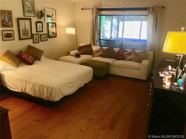 414 NE 195th Street 414, Miami, FL 33179