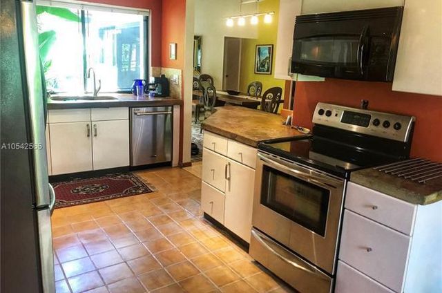 414 NE 195th Street 414, Miami, FL 33179