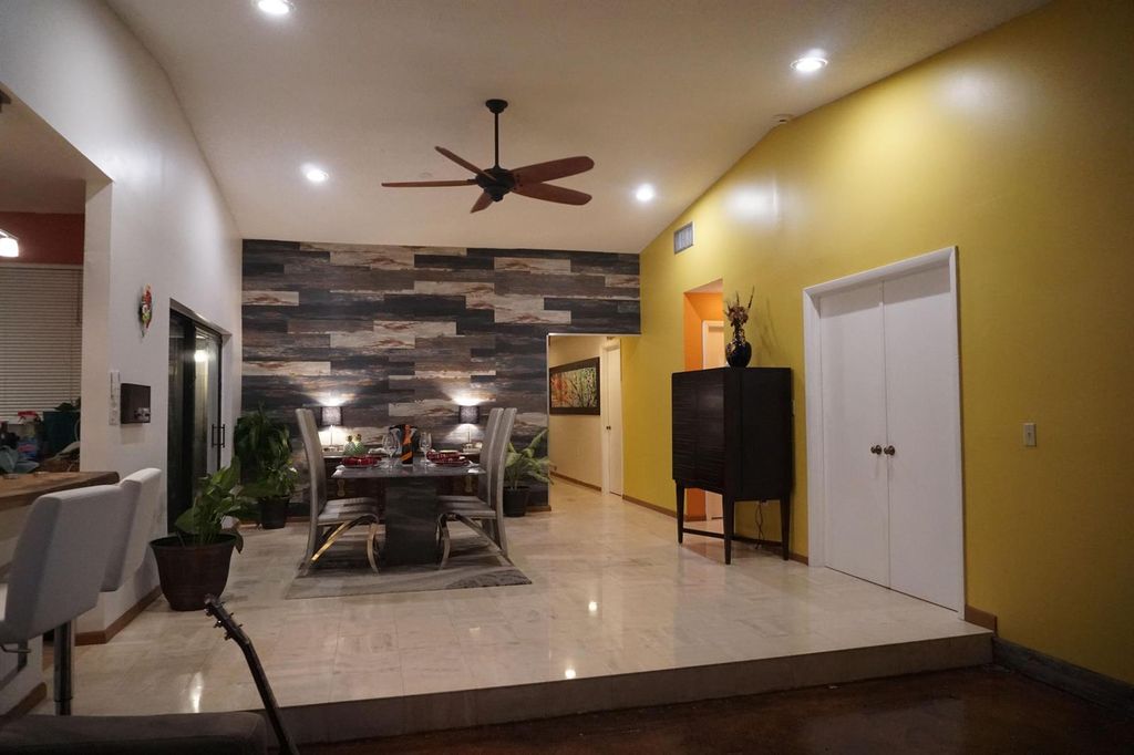 414 NE 195th Street 414, Miami, FL 33179