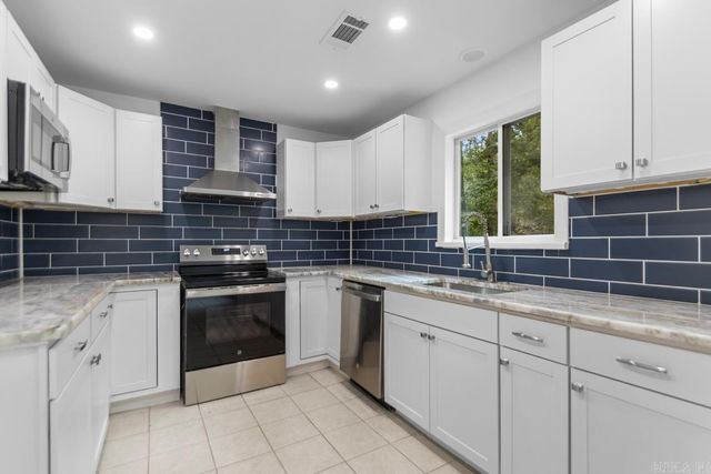 1 Cozy Lane, Redfield, AR 72132