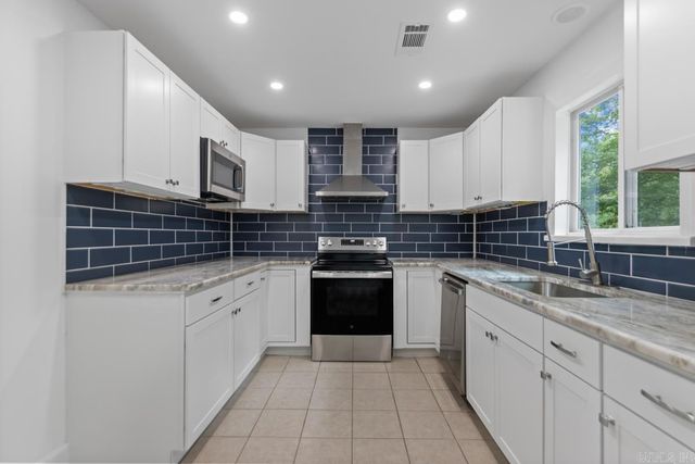 1 Cozy Lane, Redfield, AR 72132