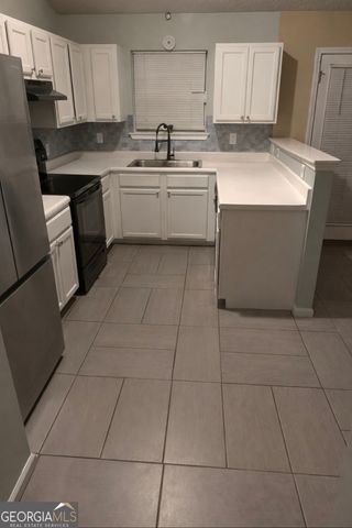 3117 Noahs Lane, Ellenwood, GA 30294