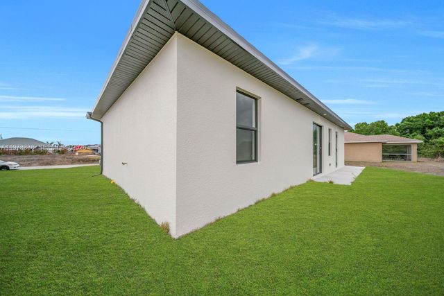 4003 10th ST SW, Lehigh Acres, FL 33976