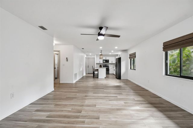 3500 EL CONQUISTADOR PARKWAY 301, Bradenton, FL 34210