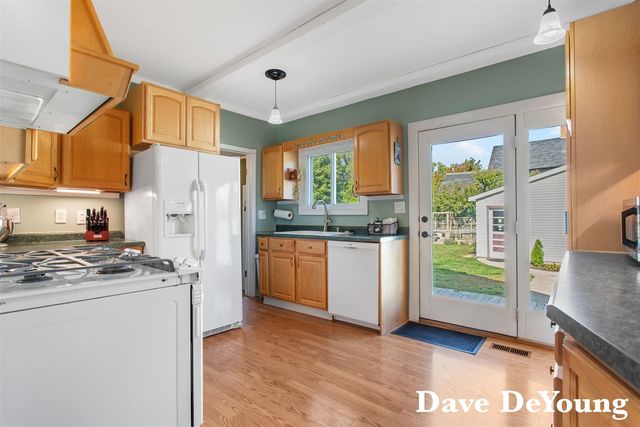 303 W Main Avenue, Zeeland, MI 49464