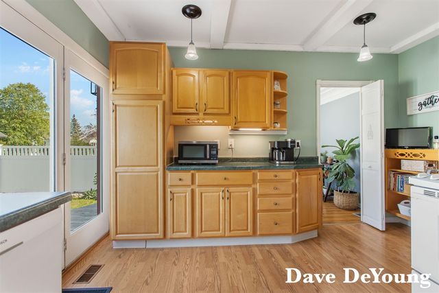 303 W Main Avenue, Zeeland, MI 49464