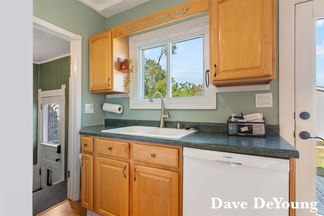 303 W Main Avenue, Zeeland, MI 49464