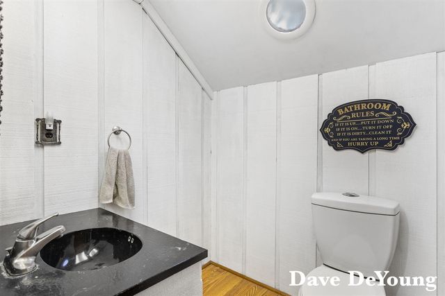 303 W Main Avenue, Zeeland, MI 49464