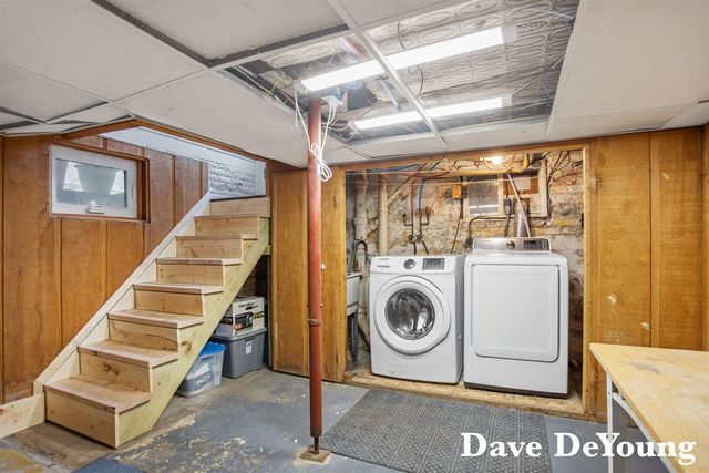 303 W Main Avenue, Zeeland, MI 49464