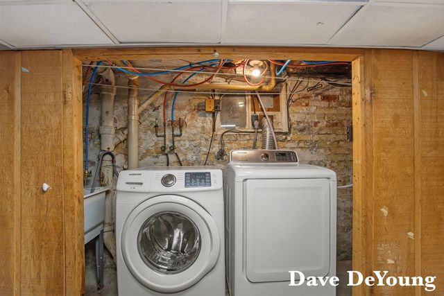 303 W Main Avenue, Zeeland, MI 49464