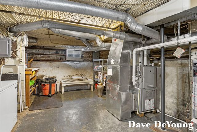 303 W Main Avenue, Zeeland, MI 49464