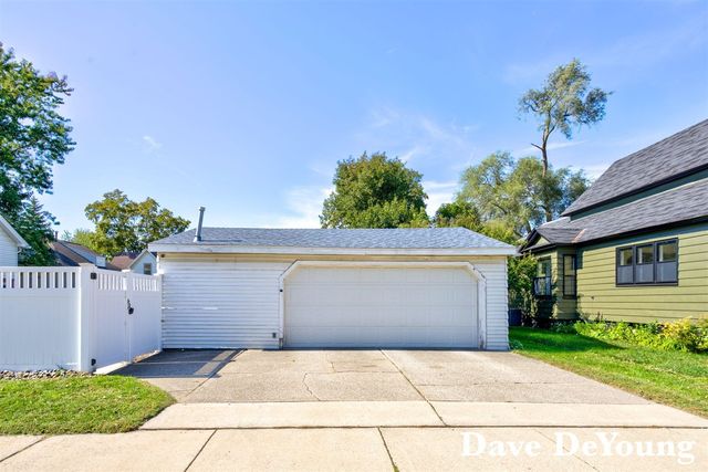 303 W Main Avenue, Zeeland, MI 49464