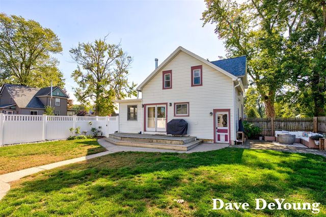 303 W Main Avenue, Zeeland, MI 49464