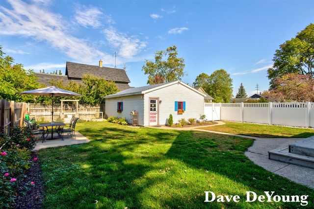 303 W Main Avenue, Zeeland, MI 49464