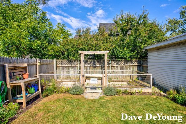 303 W Main Avenue, Zeeland, MI 49464