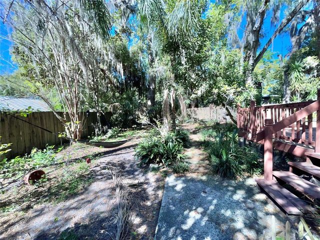 1035 NE 3RD AVENUE, Gainesville, FL 32601