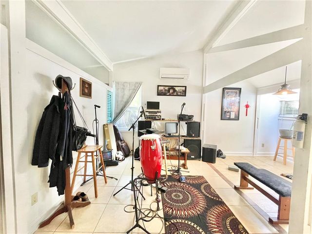 1035 NE 3RD AVENUE, Gainesville, FL 32601