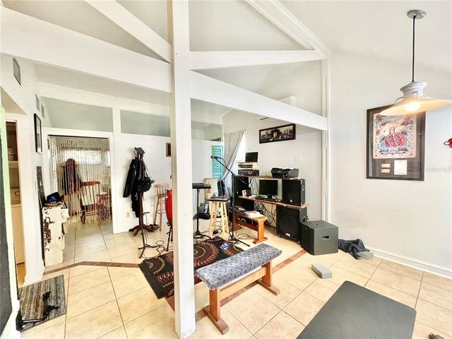1035 NE 3RD AVENUE, Gainesville, FL 32601