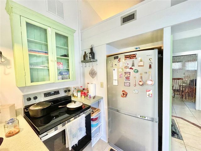 1035 NE 3RD AVENUE, Gainesville, FL 32601