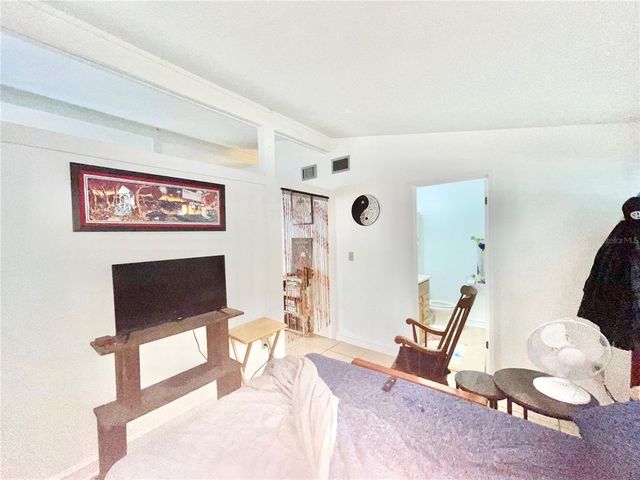 1035 NE 3RD AVENUE, Gainesville, FL 32601