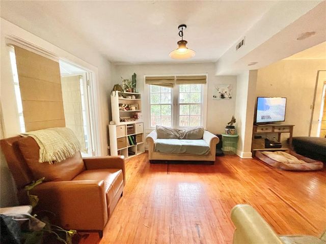 1035 NE 3RD AVENUE, Gainesville, FL 32601