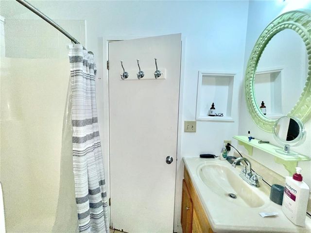 1035 NE 3RD AVENUE, Gainesville, FL 32601