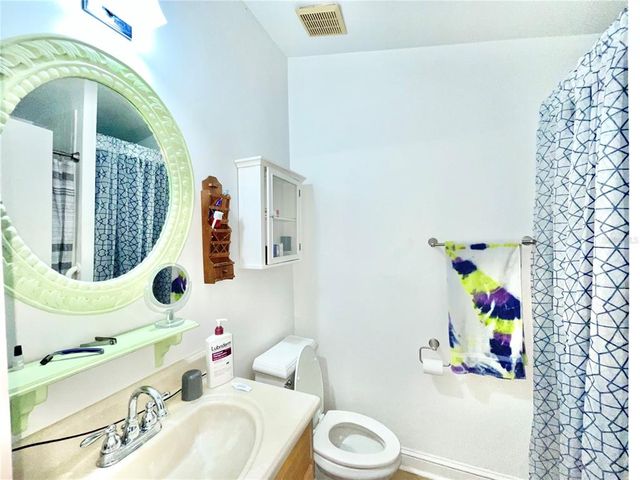 1035 NE 3RD AVENUE, Gainesville, FL 32601