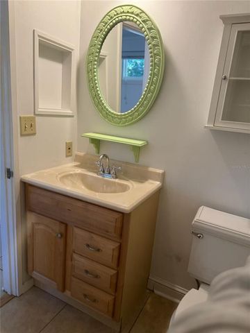 1035 NE 3RD AVENUE, Gainesville, FL 32601