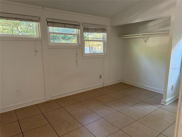 1035 NE 3RD AVENUE, Gainesville, FL 32601