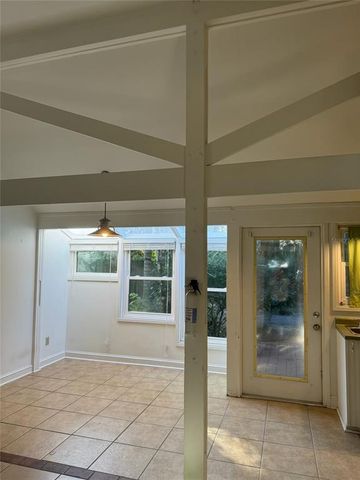 1035 NE 3RD AVENUE, Gainesville, FL 32601