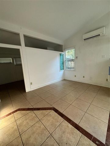 1035 NE 3RD AVENUE, Gainesville, FL 32601