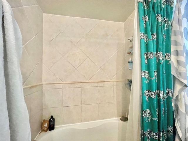 1035 NE 3RD AVENUE, Gainesville, FL 32601