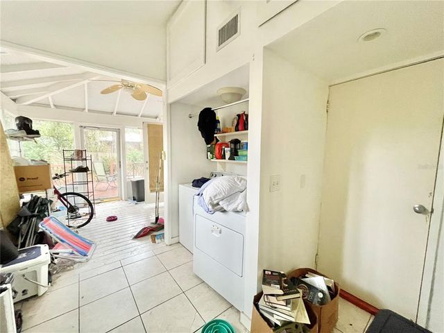 1035 NE 3RD AVENUE, Gainesville, FL 32601
