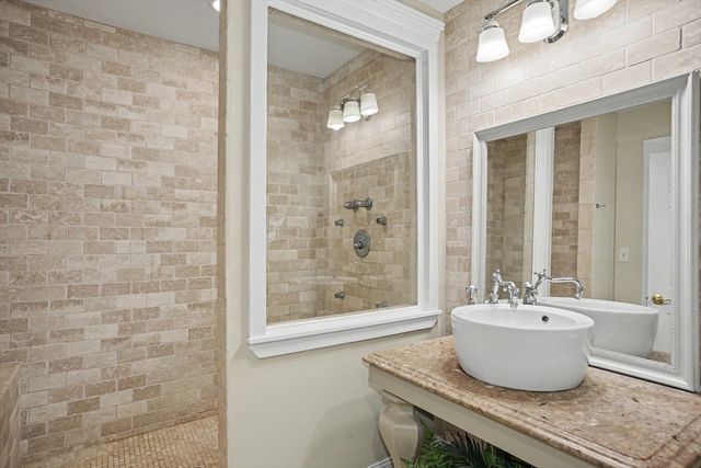 42 Laurelwood Drive 42, Hopedale, MA 01747