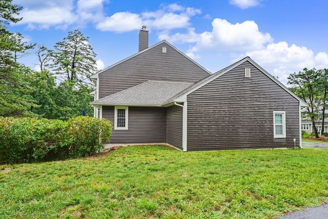 42 Laurelwood Drive 42, Hopedale, MA 01747