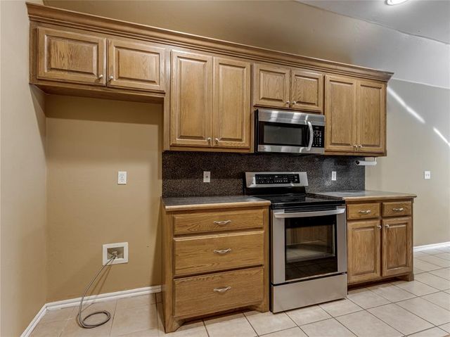 12528 SW 13th Street, Yukon, OK 73099