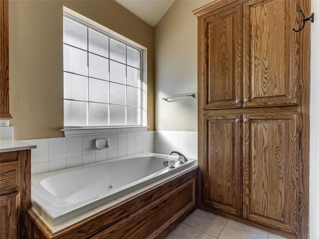 12528 SW 13th Street, Yukon, OK 73099