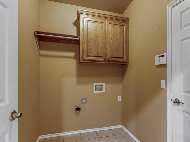 12528 SW 13th Street, Yukon, OK 73099