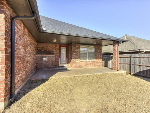12528 SW 13th Street, Yukon, OK 73099