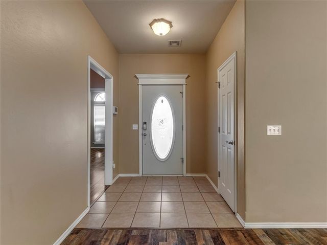 12528 SW 13th Street, Yukon, OK 73099