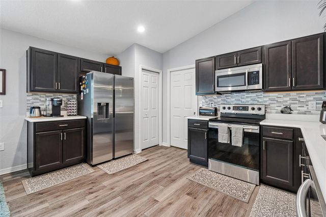 6917 GIDEON CIRCLE, Zephyrhills, FL 33541