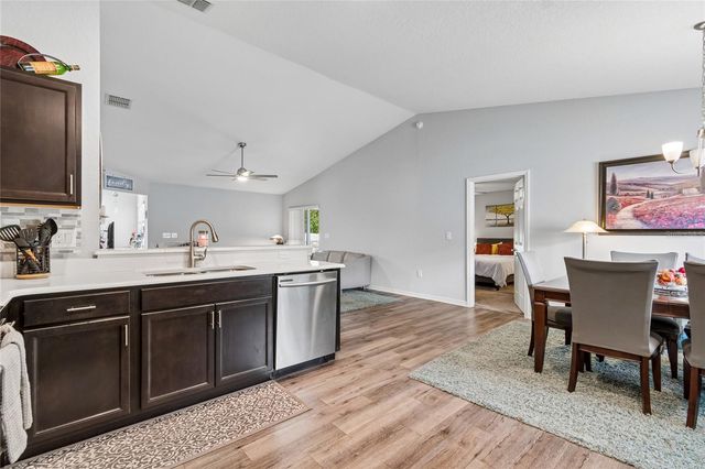 6917 GIDEON CIRCLE, Zephyrhills, FL 33541