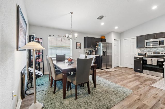 6917 GIDEON CIRCLE, Zephyrhills, FL 33541